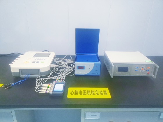 心腦電圖機檢定裝置1.jpg